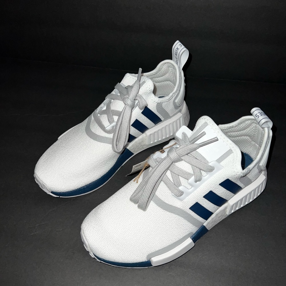 Adidas Nmd_R1 G55576 CoreWhite/Crew Navy/Grey 2. Mens 6 Women’s 7.5